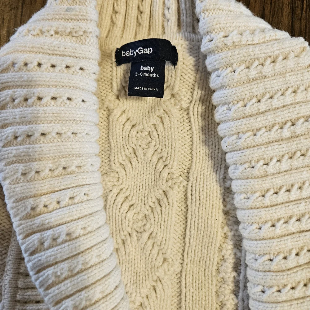 Baby GAP Off-White Cable Knit Cardigan Sweater Infant Size 3-6 months
